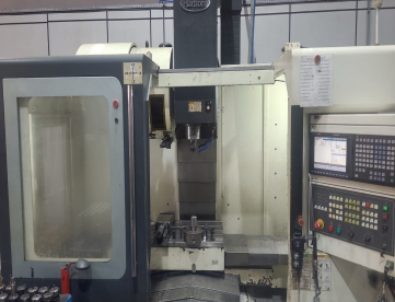 CENTRO DE USINAGEM VERTICAL HARTFORD -PRO-1000 -1000 X 600 X 630 - ANO 2013