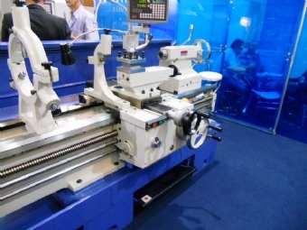 Foto: TORNO HORIZONTAL CLEVER L-2680
