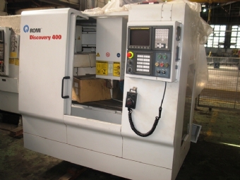 Foto: CENTRO DE USINAGEM VERTICAL ROMI DISCOVERY 400