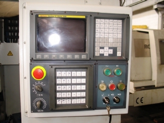 Foto: CENTRO DE USINAGEM VERTICAL ROMI DISCOVERY 400
