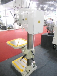 Foto: FURADEIRA DE COLUNA MD-440