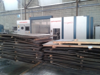 Foto: CENTRO DE DOBRA CNC SALVAGNINI - MODELO PERFORMER