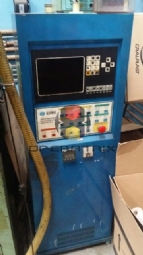 Foto: INJETORA VERTICAL DE 140 TONELADAS MARCA AHITOP