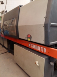 Foto: INJETORA DE PLASTICOS SANDRETTO SEMERARO 200 T ANO 1996