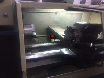 Foto: TORNO CNC - MARCA ROMI - MODELO CENTUR 35E