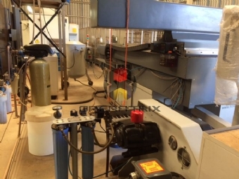 Foto: MÁQUINA DE CORTE A JATO D ÁGUA - MARCA FLOW - ANO 2012