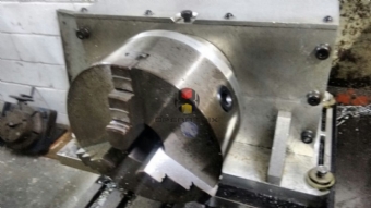 Foto: ROUTER CNC COM 4° EIXO - ANO 2015