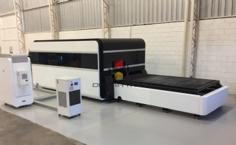 Foto: MÁQUINA DE CORTE A LASER FIBRA  - AEBI L3015MX - NOVA