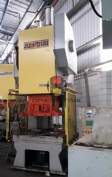 Foto: PRENSA EXCÊNTRICA JUNDIAÍ- MODELO TCI 320 F6 - ANO 2004 - 320T